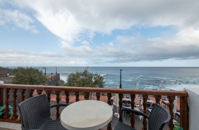 Apartment 'Apartamento C' with Sea View, Private Terrace and Wi-Fi