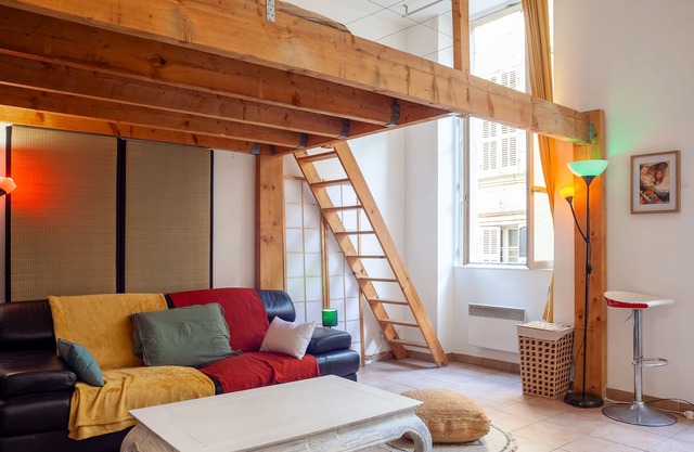 Apartment 'Artistique Et Pragmatique' with Wi-Fi