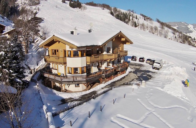 Apartment by the ski slope with sunny terrace