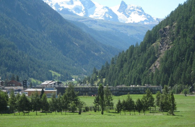 Apartment at the gateway to the glacier world of Zermatt