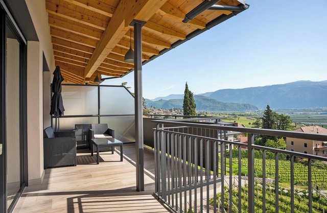 Apartment 'Bacchushof Chardonnay' with Mountain View, Balcony and shared pool