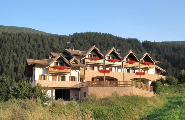 Apartment "Bazzanella 1" with Mountain View, Garden & Wi-Fi