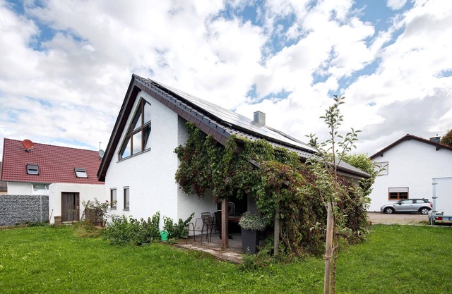 Apartment 'Bempflingen' with Balcony and Wi-Fi
