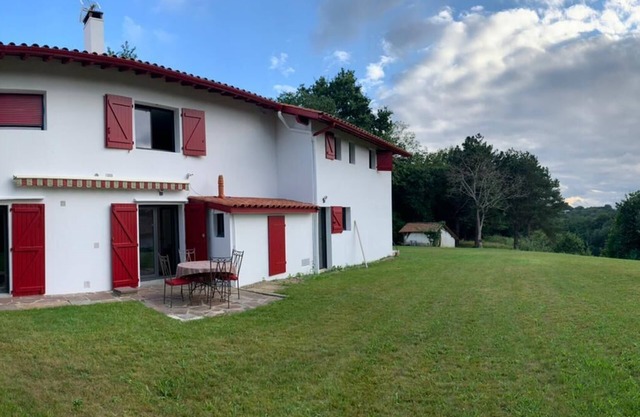 APARTMENT BETWEEN SEA AND MOUNTAIN