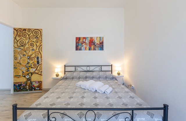 Apartment 'Bilocale In Villa Con Piscina' with Mountain View, Shared Pool and Wi-Fi