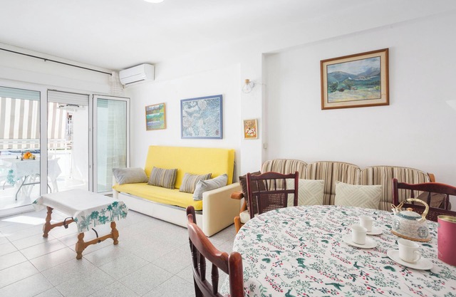 Apartment 'Ca Llaurí' with Sea View, Wi-Fi and Air Conditioning