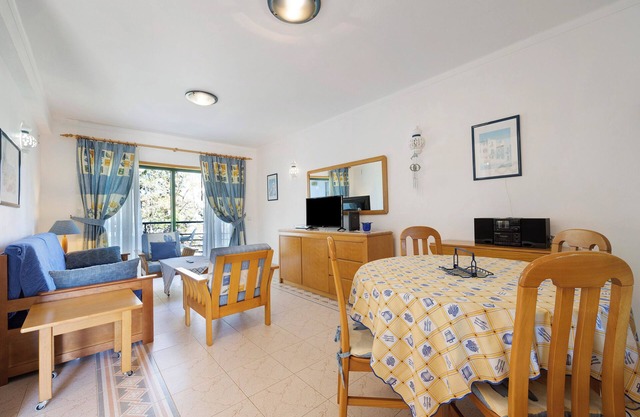 Apartment 'Casa Daniel T1' with Balcony and Wi-Fi