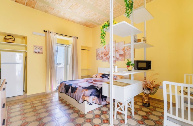 Apartment 'Casa Donna Sofia' with Private Terrace, Wi-Fi and Air Conditioning
