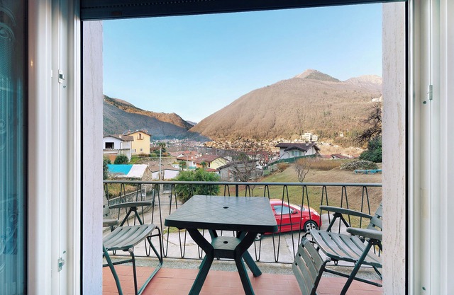 Apartment "Casa Elsa" with Mountain View, Balcony & Wi-Fi