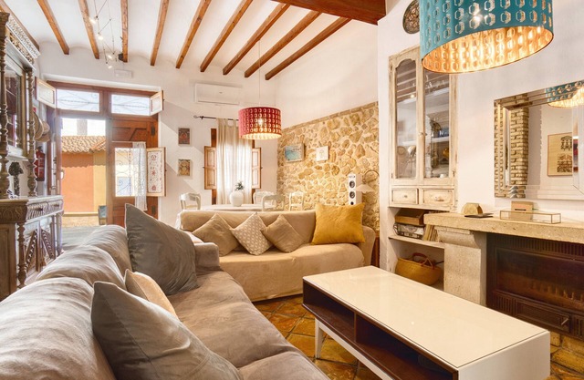 Apartment 'Casa Rural Les Avies Cerca Del Mar' with Private Terrace, Wi-Fi and Air Conditioning