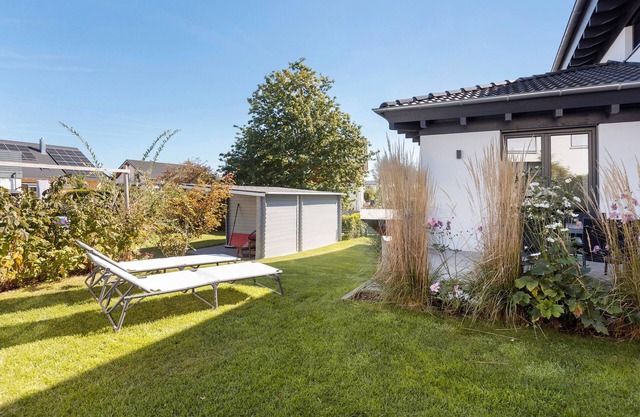 Apartment 'Casa Verde - Moos' with Private Terrace, Shared Garden and Wi-Fi