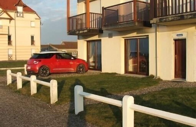 Apartment CAYEUX S/mer at the gateway to the Baie de Somme facing the sea