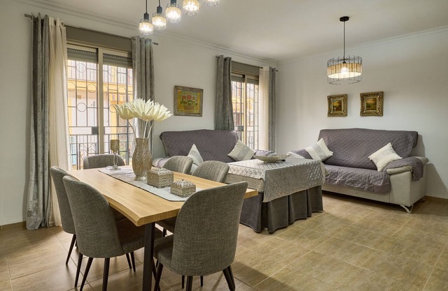 Apartment 'Centro Córdoba' with Balcony, Wi-Fi and Air Conditioning