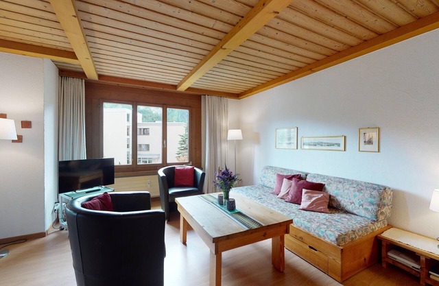 Apartment Chavallera 36 - 2.5-Room Apartment Near the Ski Slope in St. Moritz