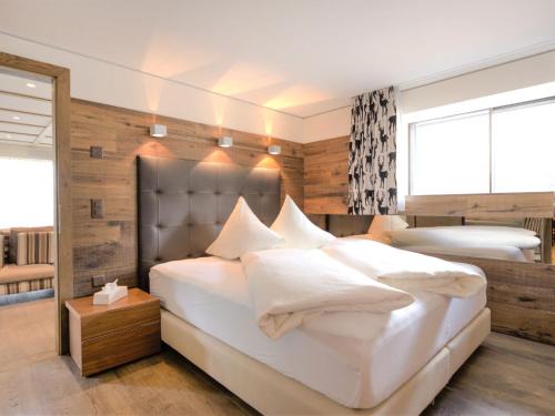 Apartment Chesa Piz Mezdi - St- Moritz by Interhome