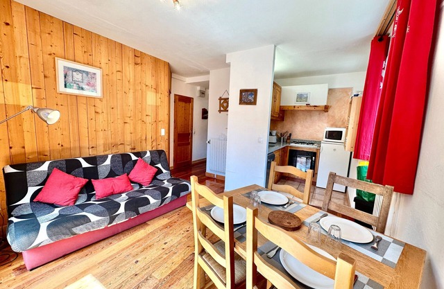 Apartment 'Chez Agathe Au Chalet De Segure' with Mountain View, Shared Garden and Wi-Fi