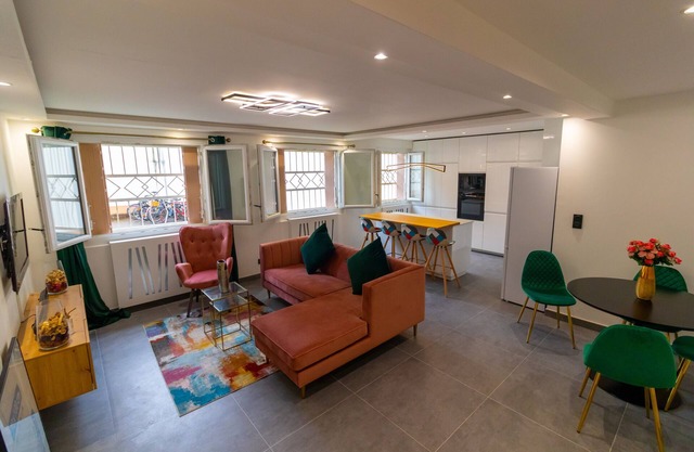 Apartment 'Chic Et Elégant À Villeurbanne' with Wi-Fi