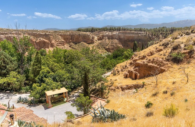 Apartment 'Cueva Luna' with Mountain View, Shared Pool and Wi-Fi