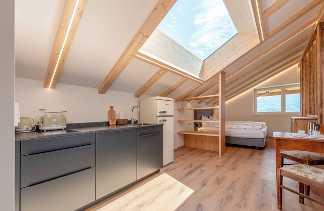Apartment 'Das Hubertus Suite Hubertus' with Mountain View, Sauna and Air Conditioning