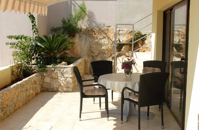 Apartment Davor (104981-A1) - Mali Iz - island Iz
