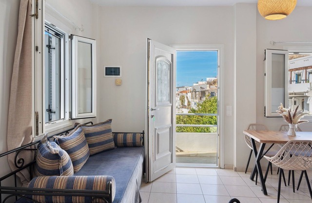 Apartment 'Driopida 5 Irida' with Private Terrace, Balcony and Air Conditioning