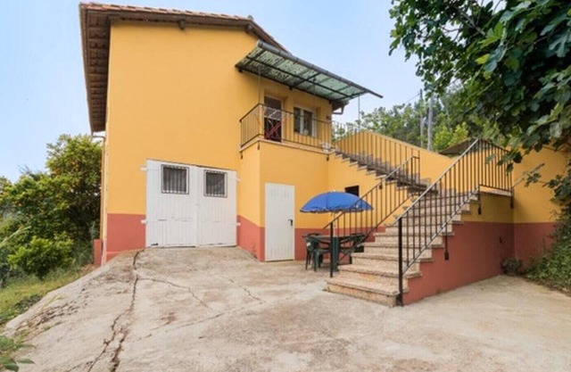 Apartment 'El Trabaz' with Mountain View and Private Garden