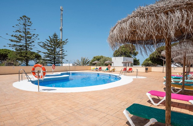 Apartment 'En Los Caños De Meca' with Sea View, Wi-Fi and Air Conditioning