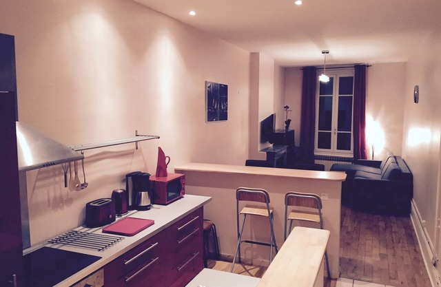 Apartment-Ensuite with Bath-Courtyard view-2 CH-62M2