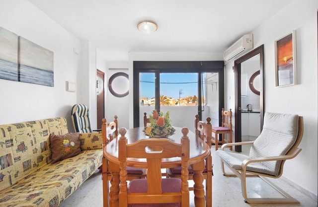Apartment "Sol y mar" with Balcony & A/C