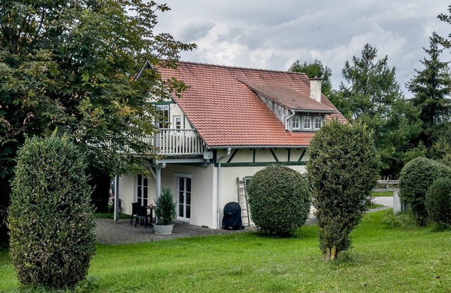 Apartment 'Ferienhäuschen' with Private Terrace, Shared Garden and Wi-Fi