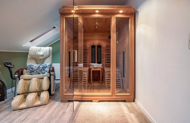 Apartment 'Ferienwohnung Solling-Lounge' with Shared Garden, Balcony and Wi-Fi
