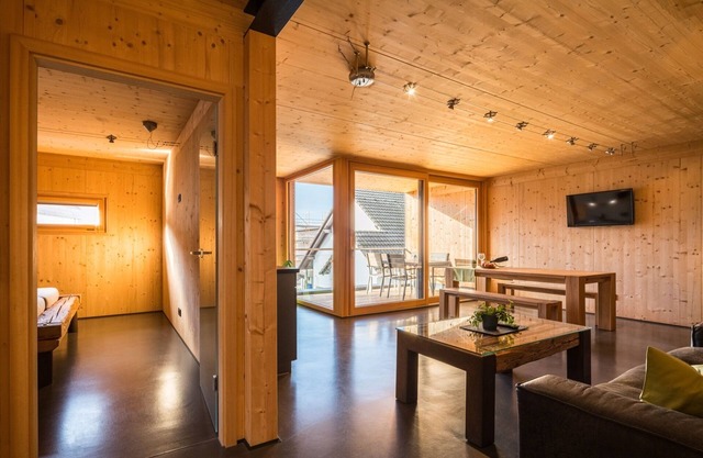 Apartment 'Ferienwohnung Weißburgunder' with Shared Pool, Shared Garden and Wi-Fi