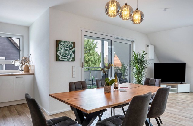 Apartment 'Fewo Ebringen Vogesenblick' with Balcony and Wi-Fi