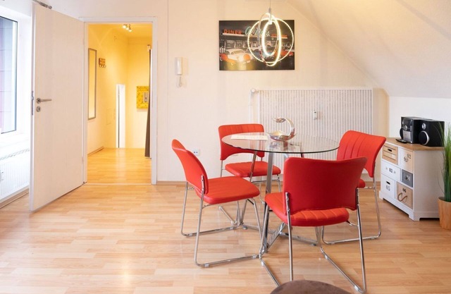 Apartment/FeWo, Herkulesblick, quiet, close to the city, WiFi, up to 4 pers.