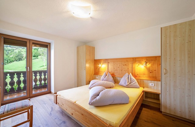 Apartment 'Fichtenhof Enzian' with Mountain View, Shared Garden and Wi-Fi