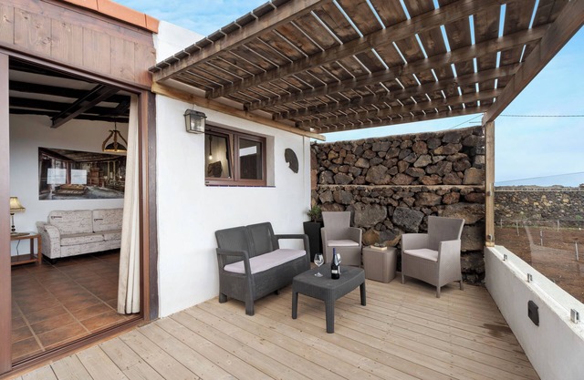 Apartment 'Finca Wapa - Gárgola' with Sea View, Wi-Fi and Air Conditioning
