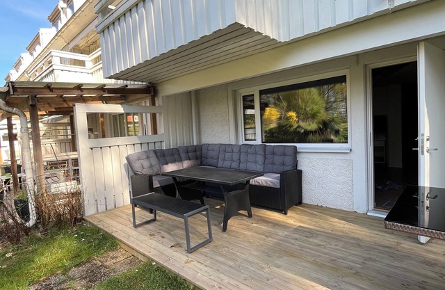 Apartment, forest area, lake/sea, golf and shopping centers