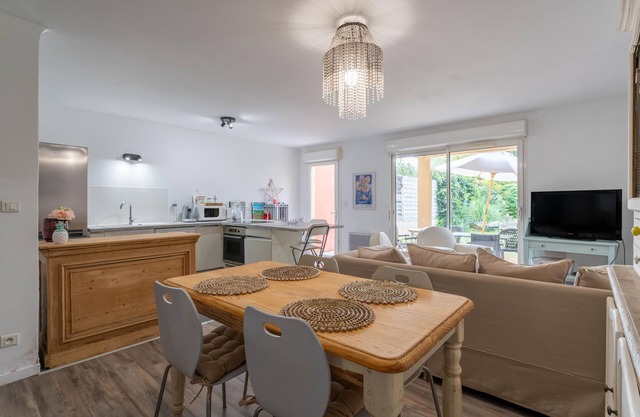 Apartment 'Un Temps Pour Soi' with Private Terrace, Private Garden and Wi-Fi
