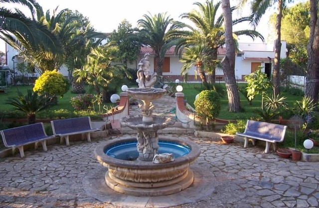APARTMENT from € 10 to the day to person in Villa in Vittoria - near to the sea