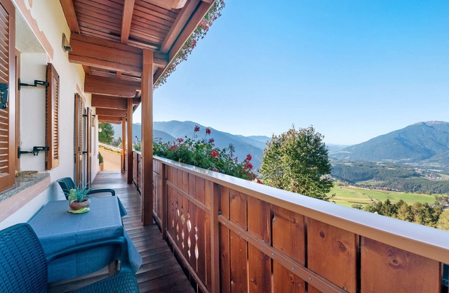 Apartment 'Gruberhof 1 with Mountain View' with Mountain View, Shared Garden and Wi-Fi