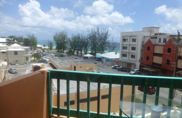 Apartment Hastings Towers 3B opp Sea, Boardwalk, Mall, Restaurants & Bars!