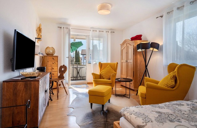 Apartment 'Haus Grete' with Lake View and Balcony