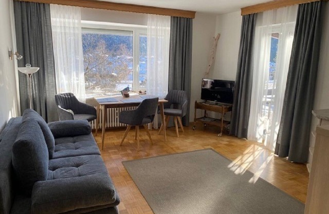 Apartment 'Haus Latschenhang 5 Karwendel' with Mountain View, Private Terrace and Wi-Fi