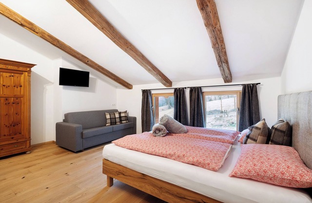 Apartment 'Herzleierhof Friedrich Von Rodank' with Mountain View, Shared Garden and Wi-Fi