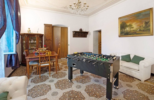 Apartment "House Corso Dogali Aquarium" with jacuzzi bathtub & Wi-Fi