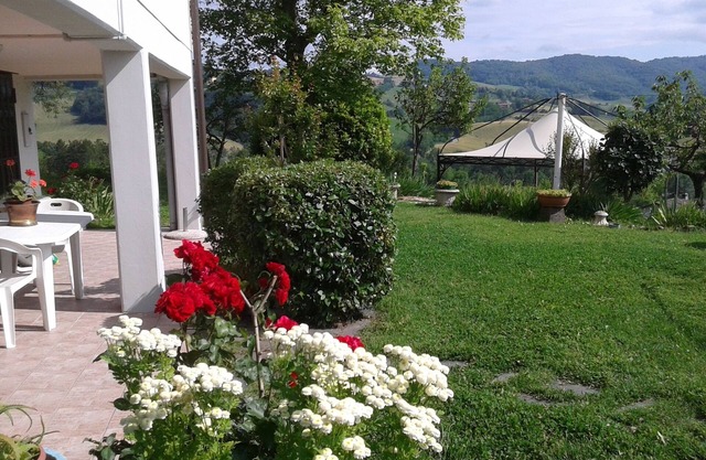 Apartment in a country house with a wonderful view over the hills