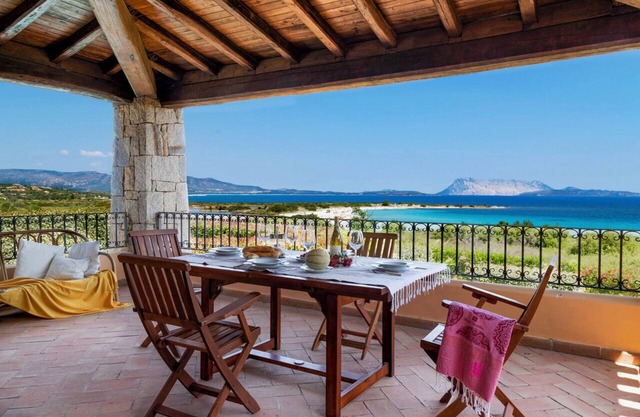 Apartment "Ida Isuledda 2" with Pool, Garden & Wi-Fi