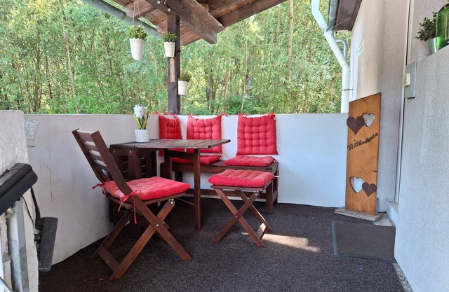 Apartment 'Im Grünen 2' with Shared Terrace, Shared Garden and Wi-Fi
