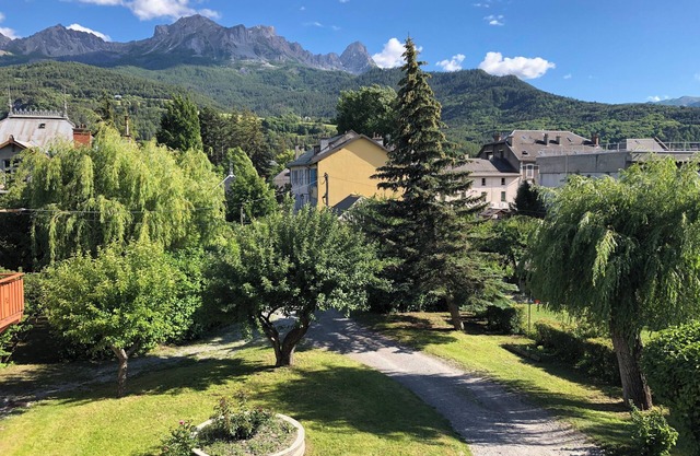 Apartment in a Mexican villa in the center of Barcelonnette, heart of the Alps