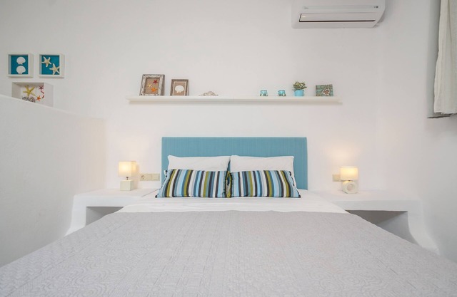 Apartment in Ag.Anna area,fully equipped,semi-basement & very quiet environment.